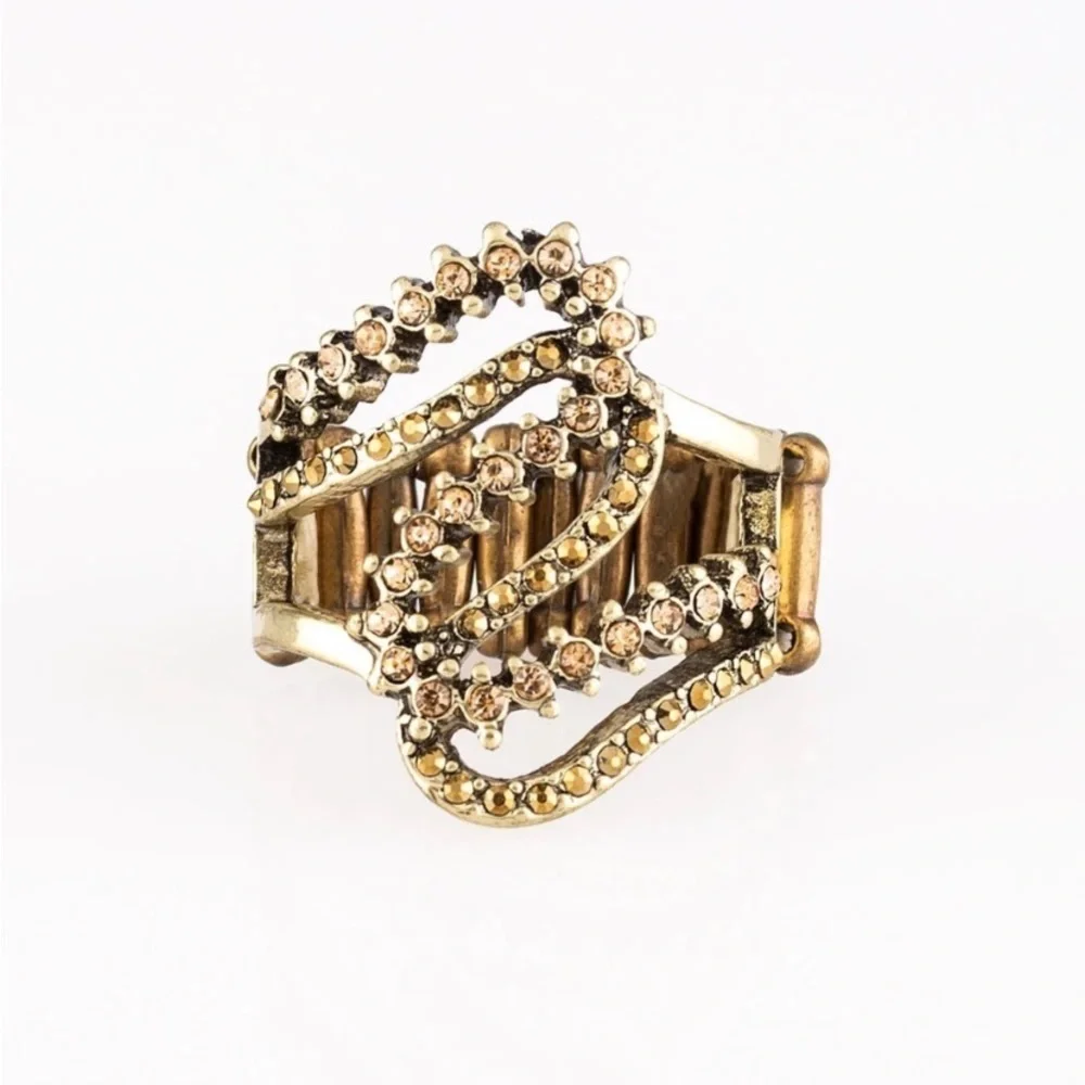 🌟3/$15 🆕NIP: Paparazzi Make Waves - Brass - Ring